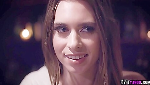 Hot waitress seduces a married boss and enjoys sex