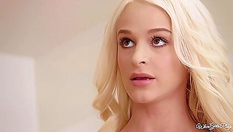 Blonde and brunette lesbian casting with cunnilingus