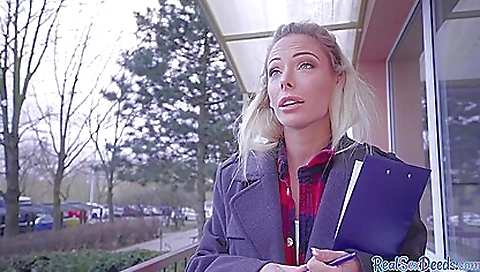 Throating Bigass Blonde Lady Doggystyled In Pov Pussy Fuck