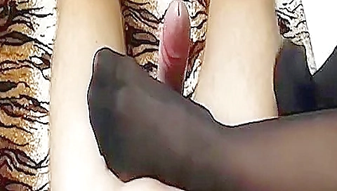 Sexy woman in red lingerie jerks off on a vr console