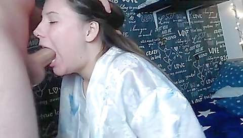 Brunette with a big natural snatch and a great mouth sucking